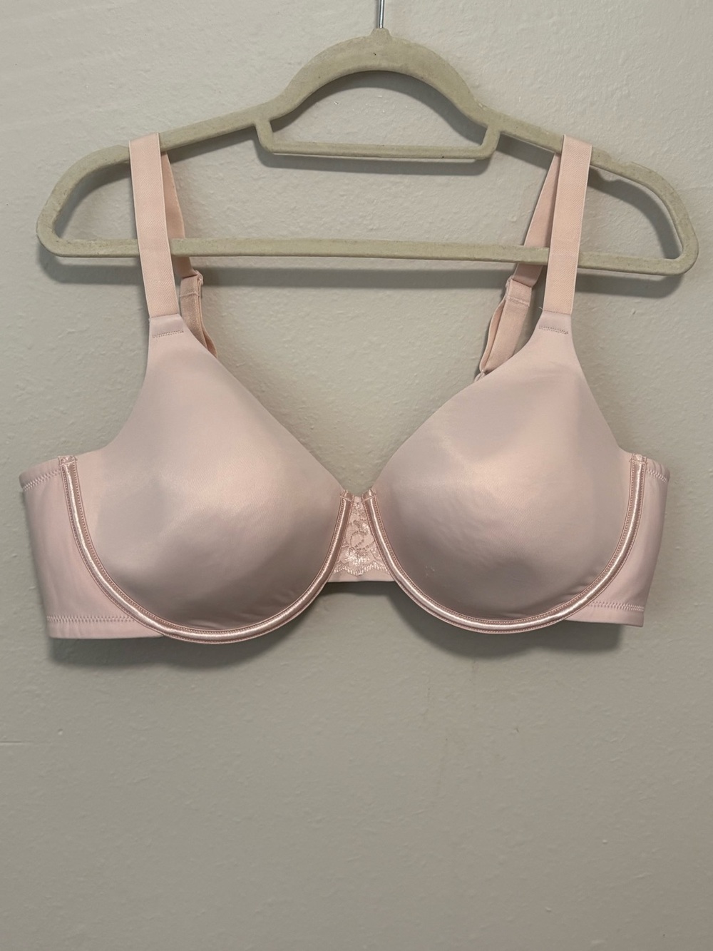 Vanity Fair Light Pink Underwire Bra Size 44D